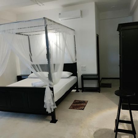 La Fiesta Bed and Breakfast Weligama Værelse billede