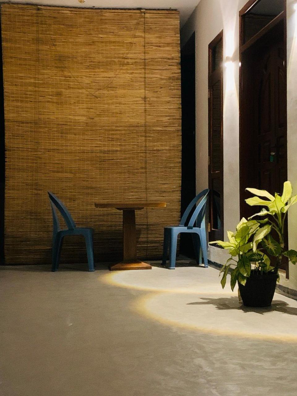 La Fiesta Bed and Breakfast Weligama Eksteriør billede