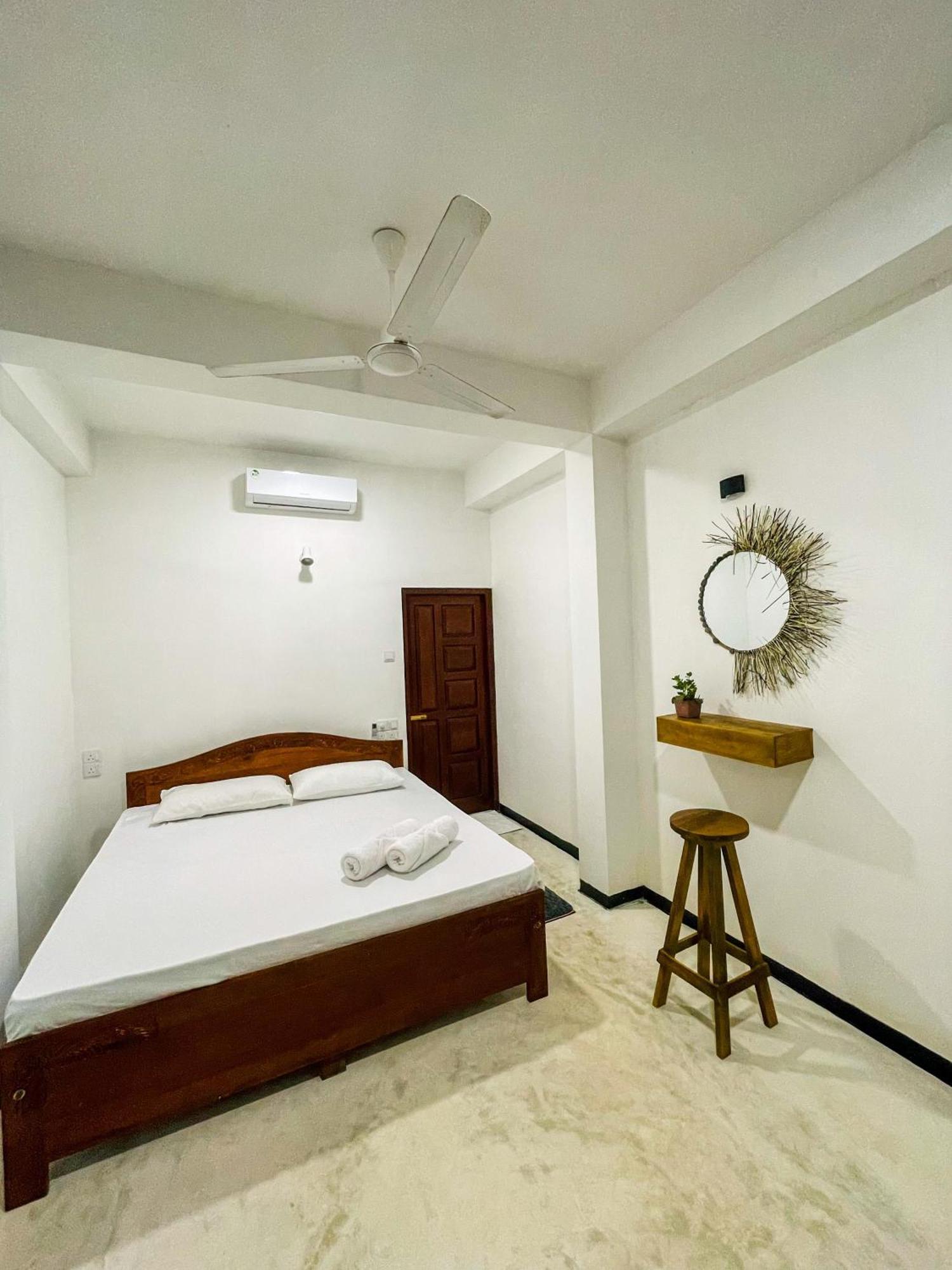 La Fiesta Bed and Breakfast Weligama Værelse billede